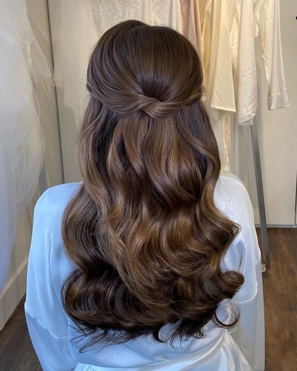 Elegant Twisted Half-Up With Loose Waves