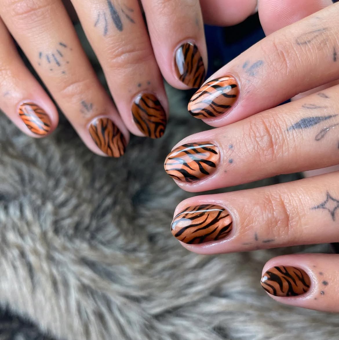 Glossy Orange Tiger Print Short Oval Nails