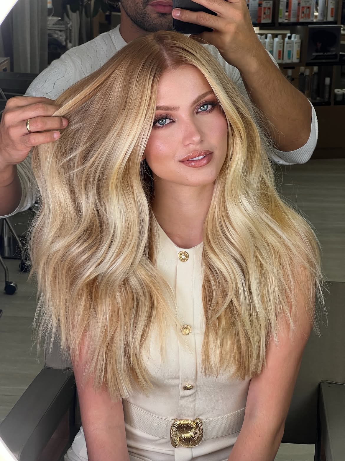 Luxurious Dimensional Honey Blonde Long Layers