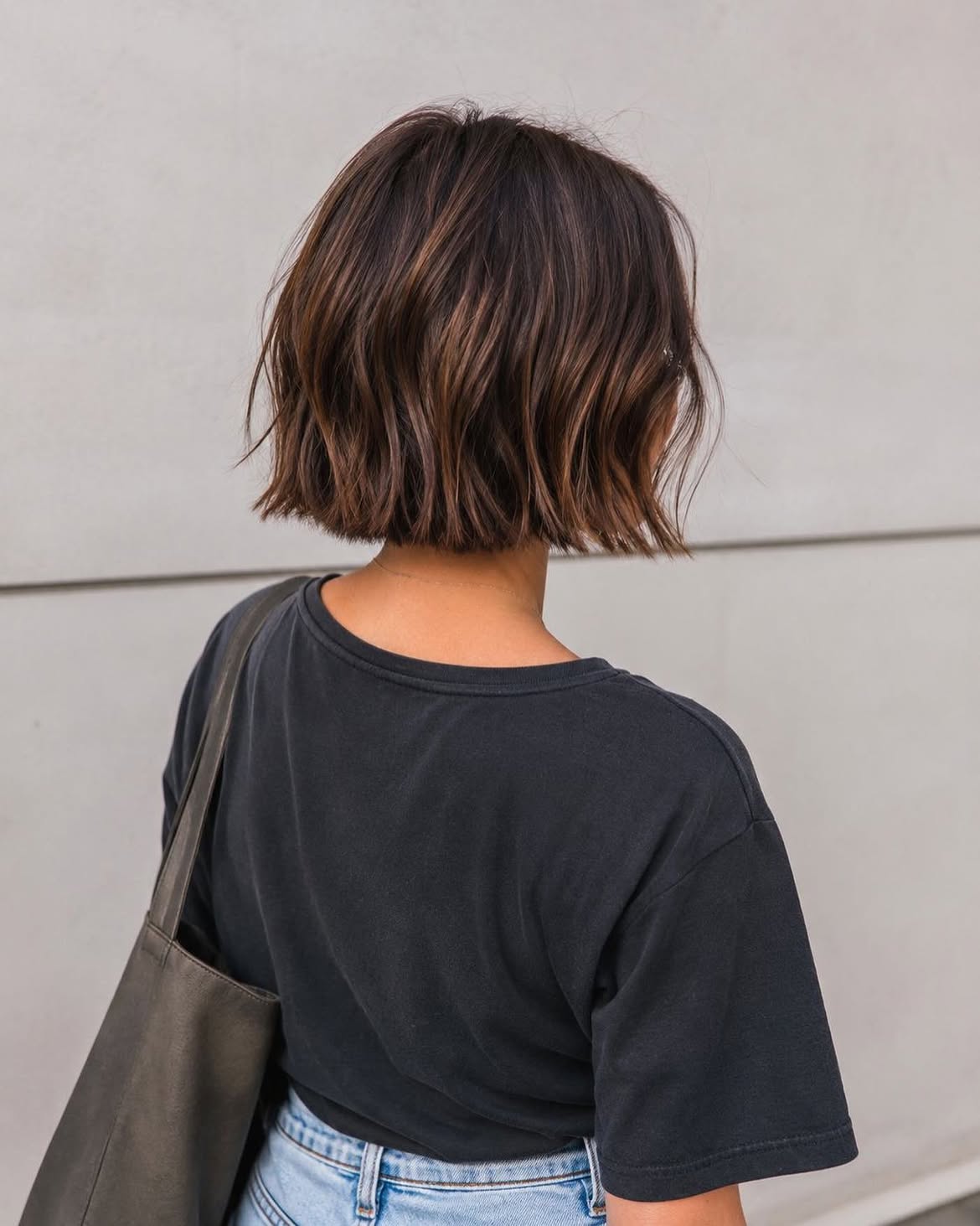 Messy Wavy Bronde Bob With Subtle Highlights