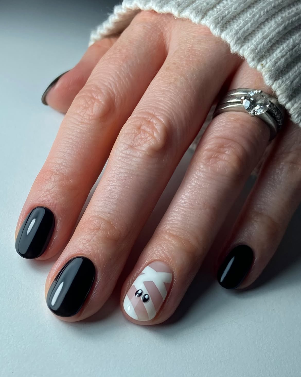 Mummy and Black Glossy Halloween Nails