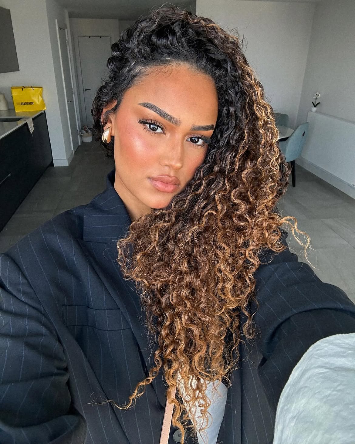 Rich Espresso To Honey Blonde Curly Waves