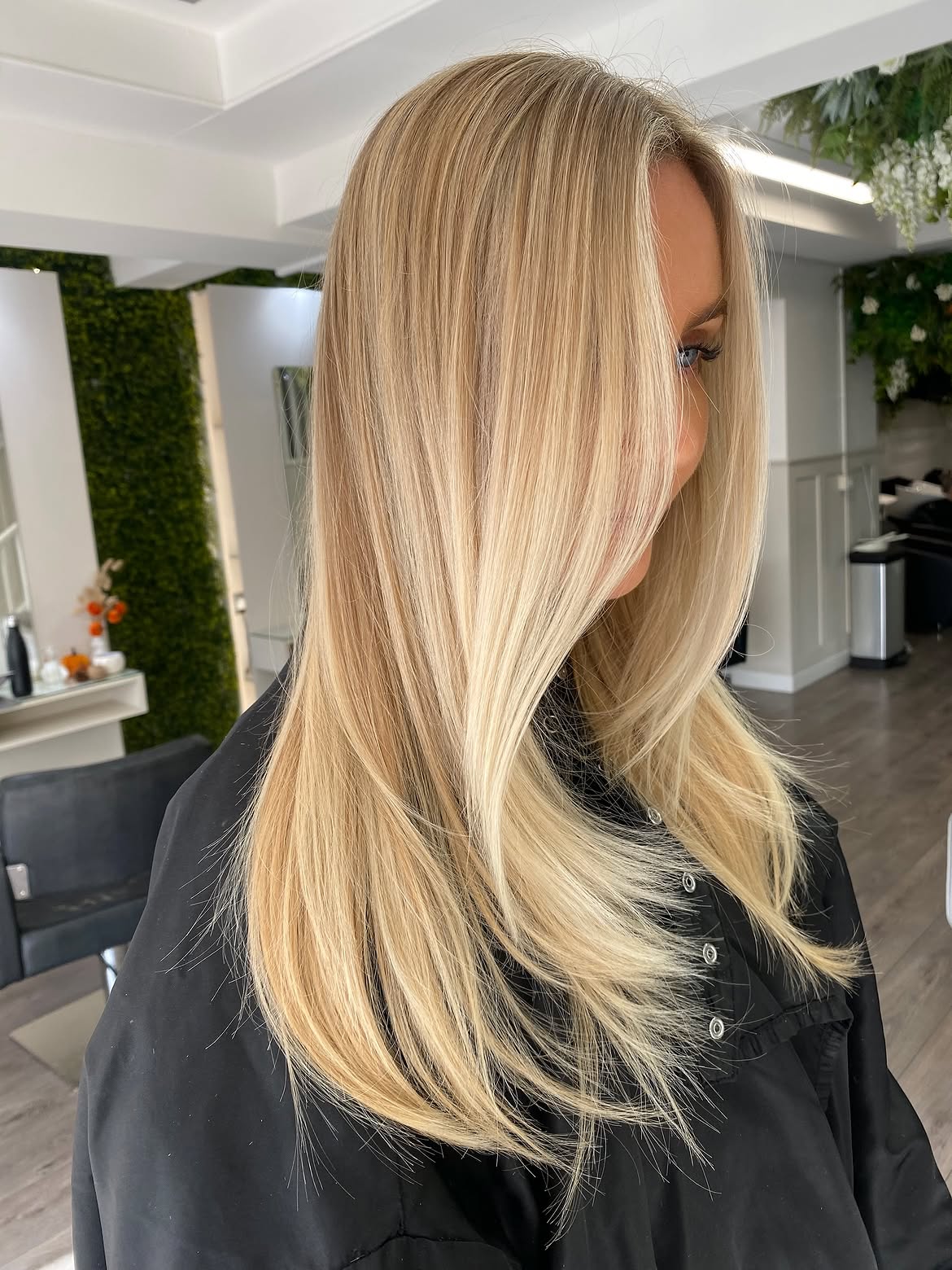 Sleek Dimensional Blonde Layers With Face Framing