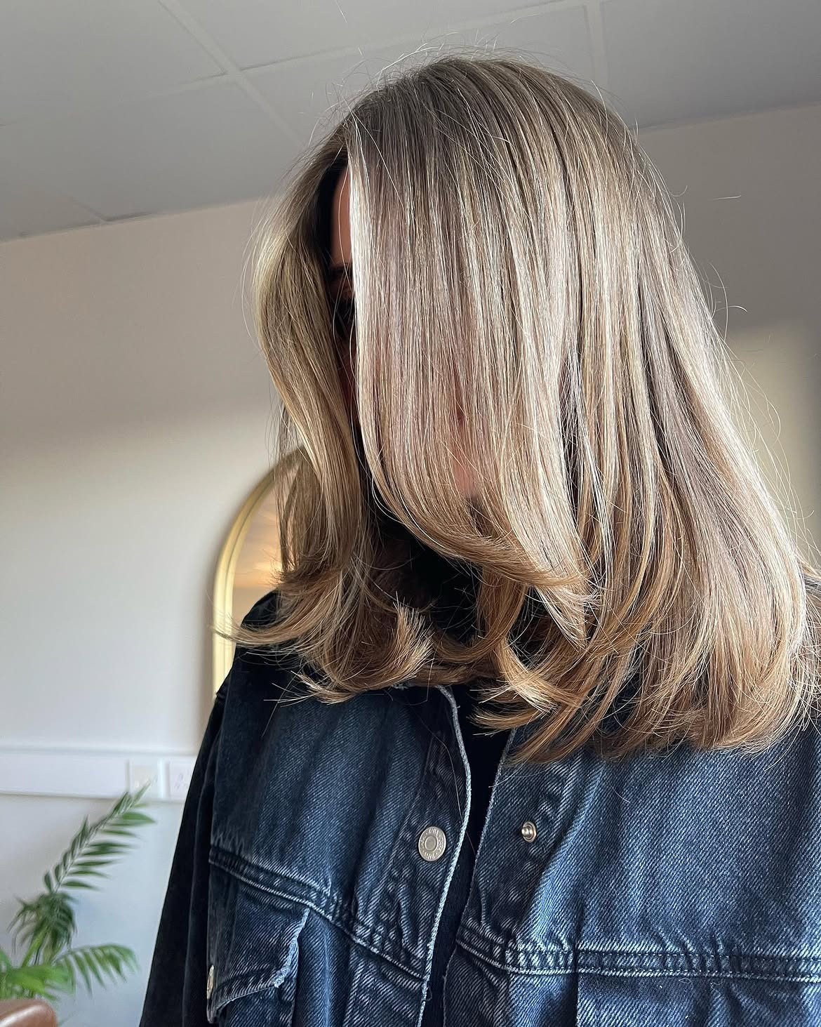 Textured Bronde Layers With Face Framing