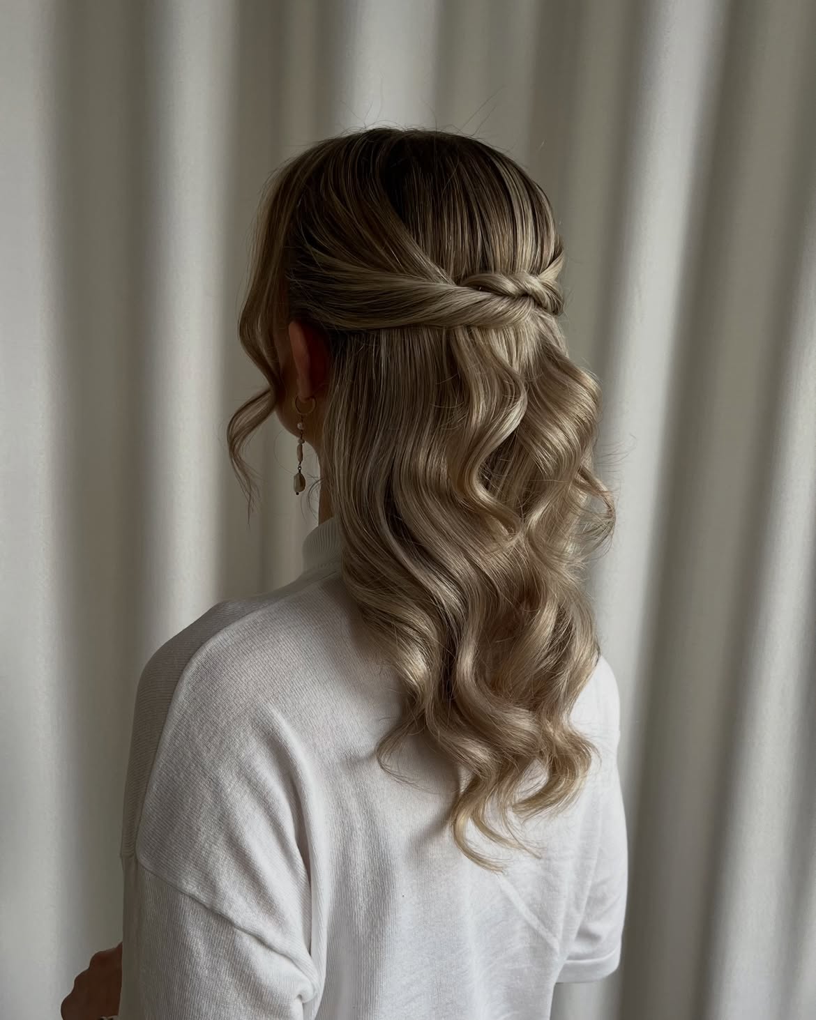 Twisted Half Up Half Down With Loose Waves