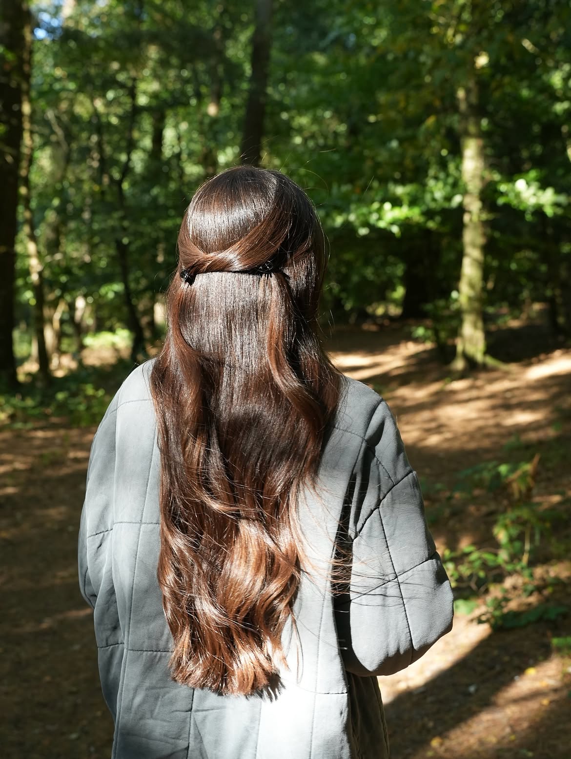 Twisted Half-Up Style With Loose Waves