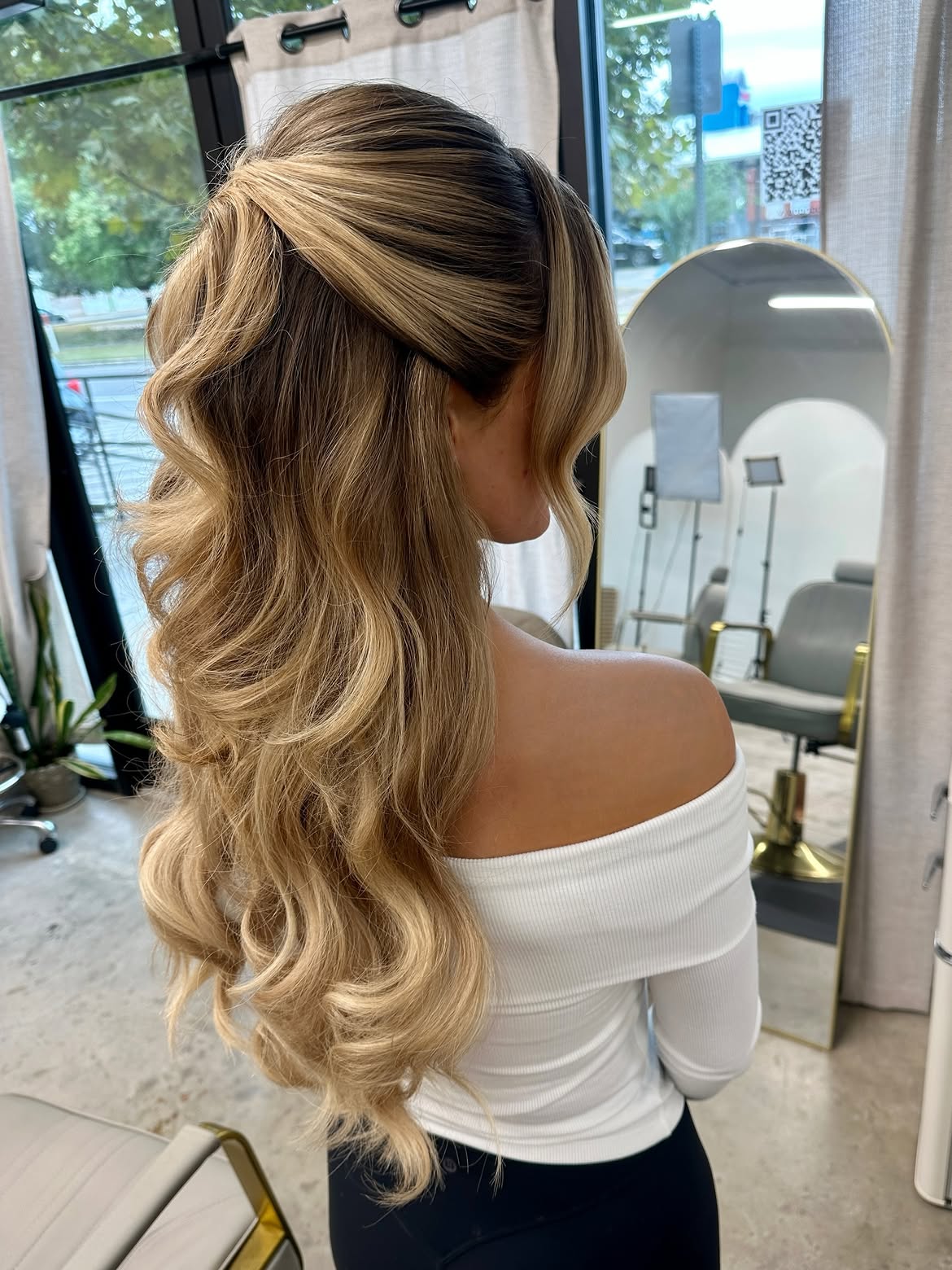 Voluminous Half Up Half Down Waves