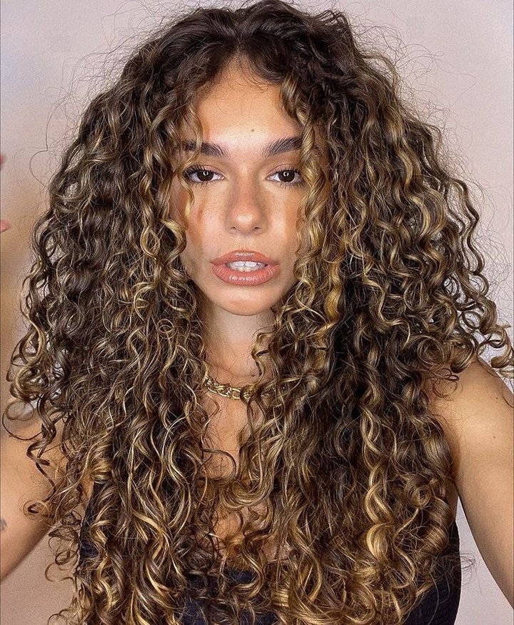Voluminous Honey Blonde Curly Layers