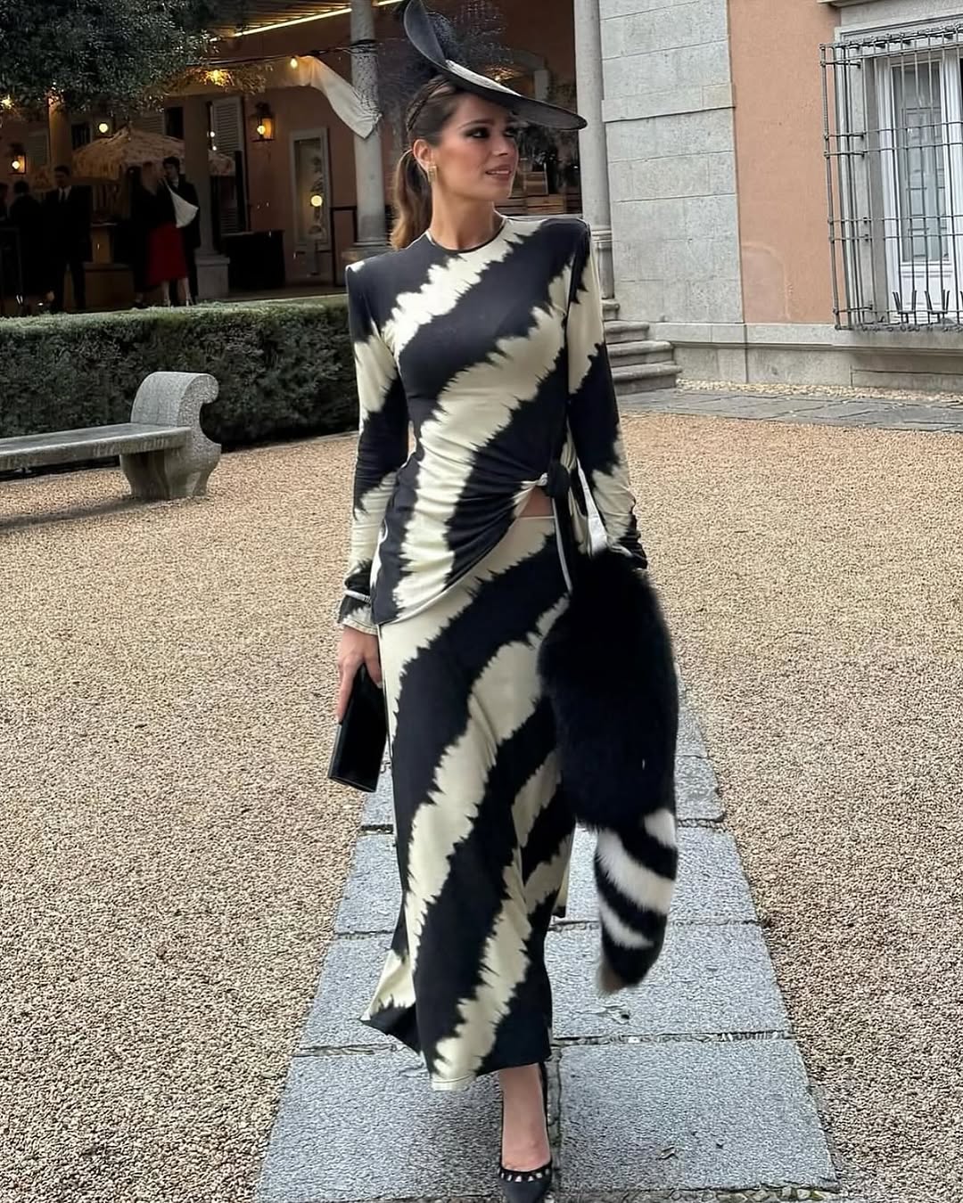 Bold Monochrome Maxi Dress With Statement Hat