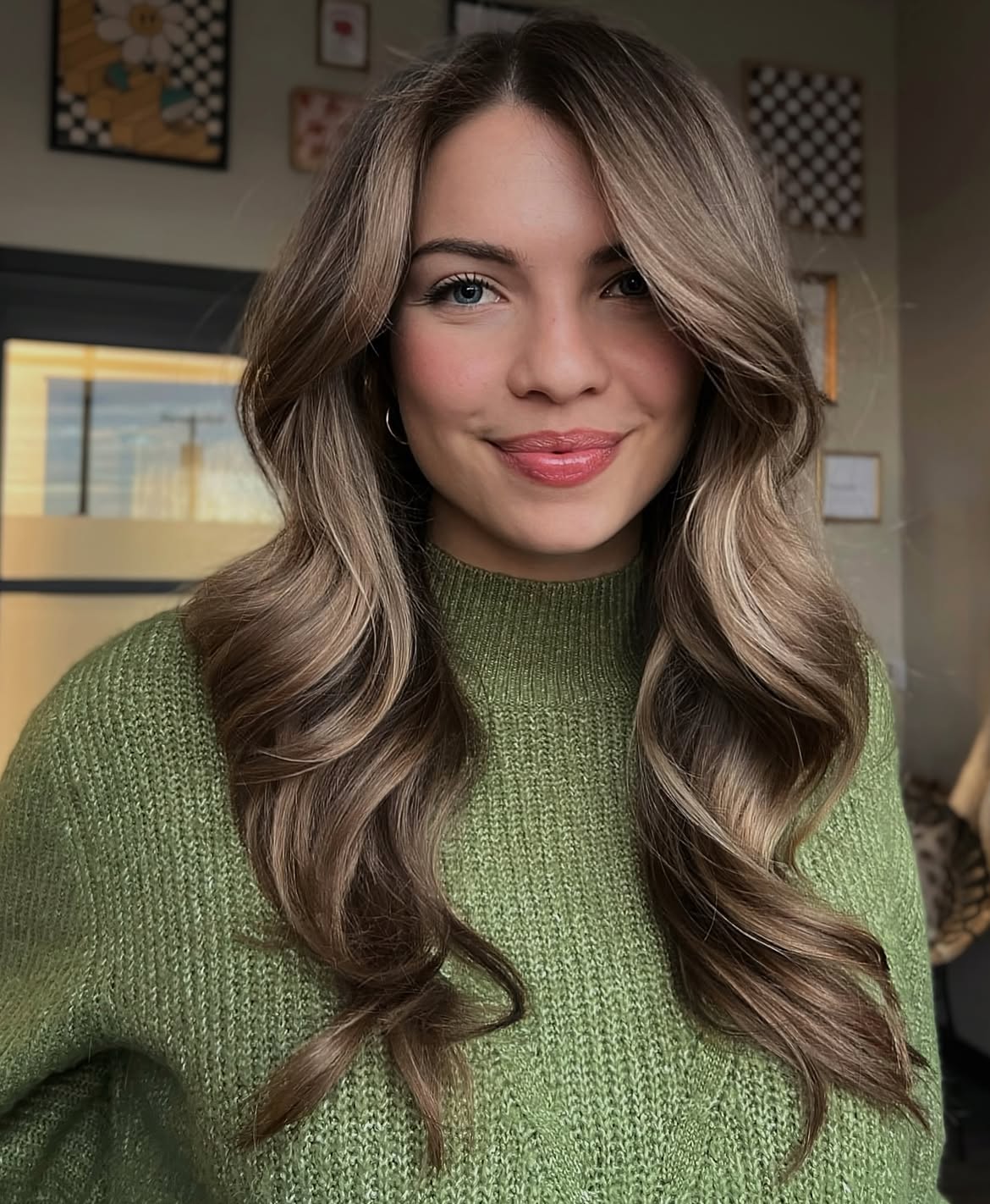 Bouncy Blowout With Long Face Framing Layers