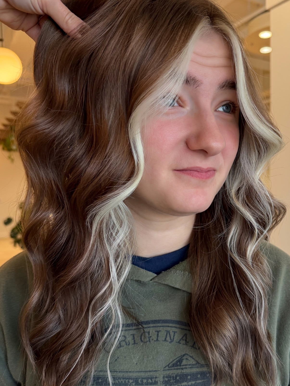 Bright Platinum Money Piece On Rich Chocolate Waves
