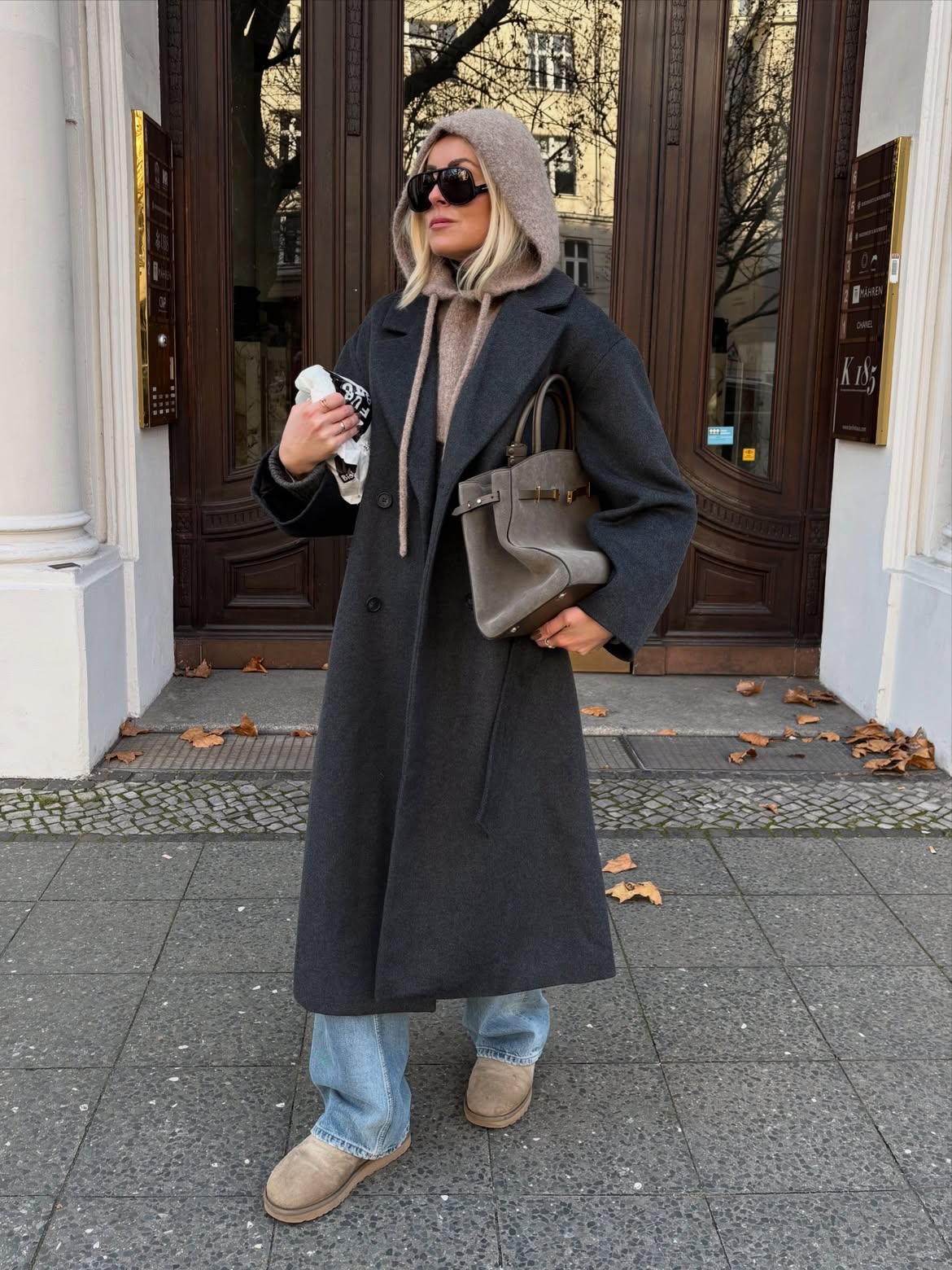 Cozy Grey Wool Coat With Beige Hoodie and Jeans