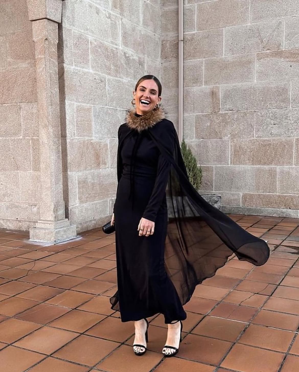 Elegant Black Cape Dress With Fur Collar