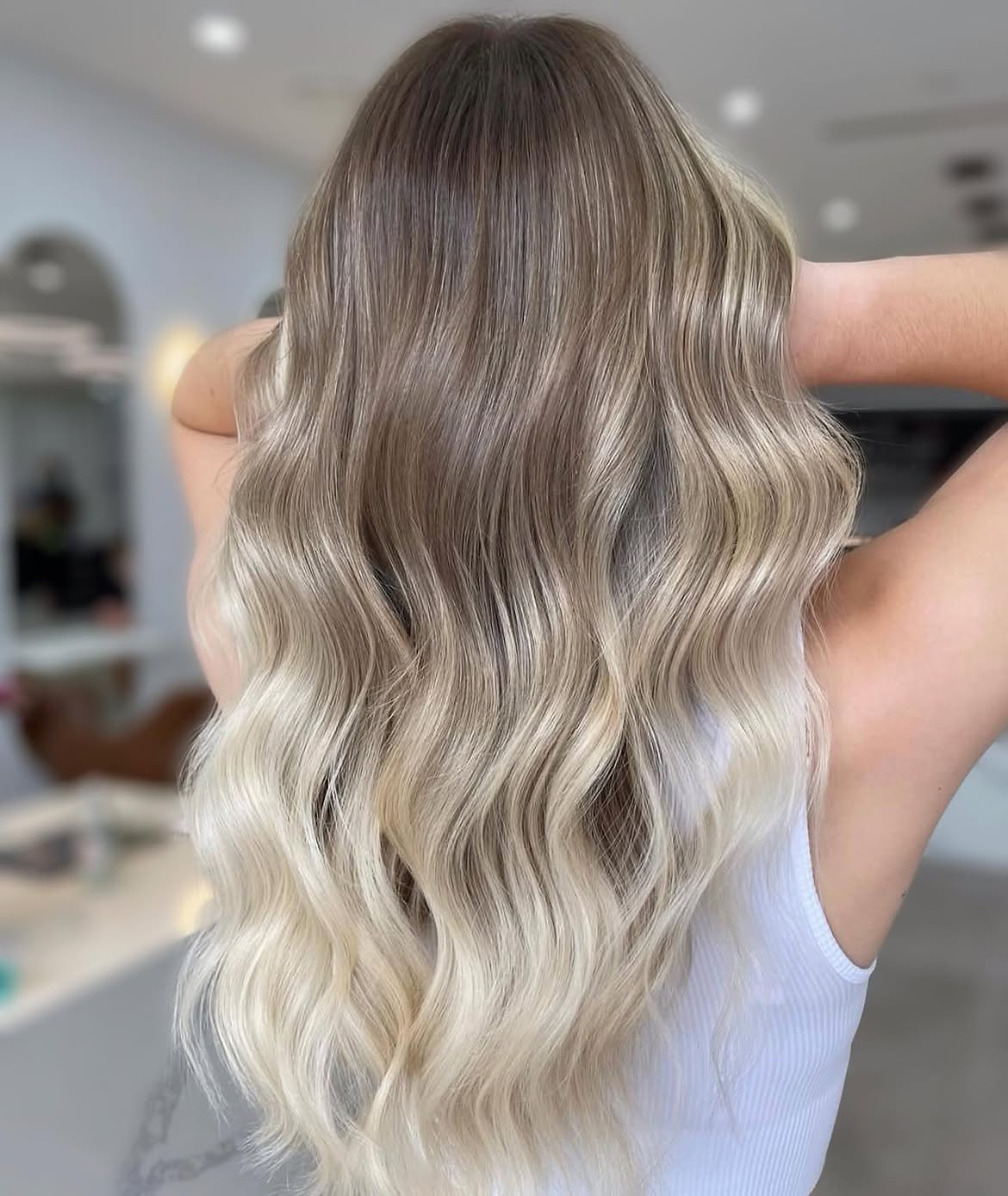 Seamless Ash Blonde Ombre With Soft Waves