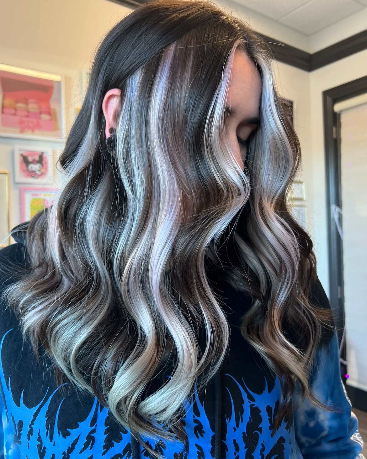 Soft Curls With Icy White Money Piece