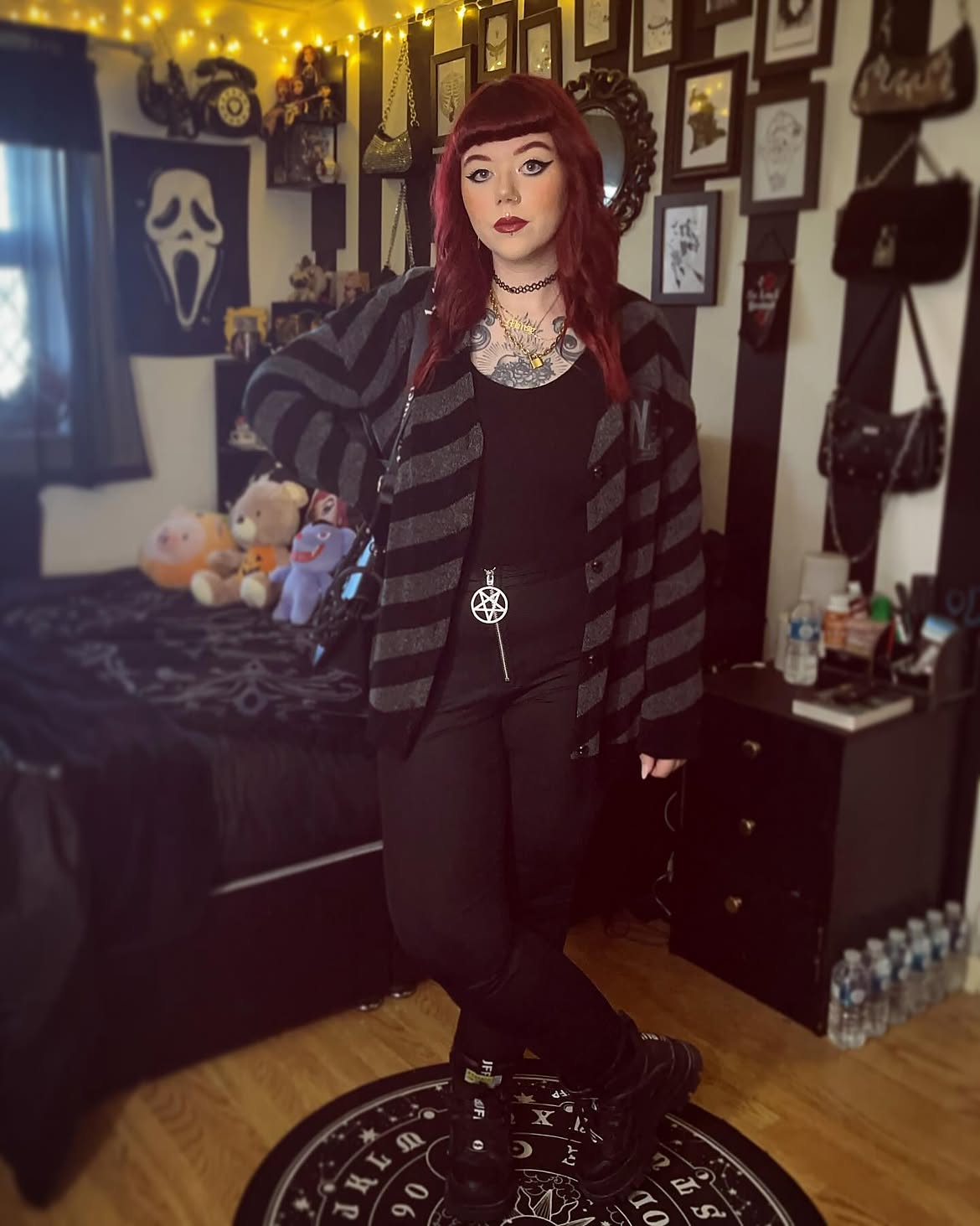 Striped Cardigan With Black Skinny Pants Outfit