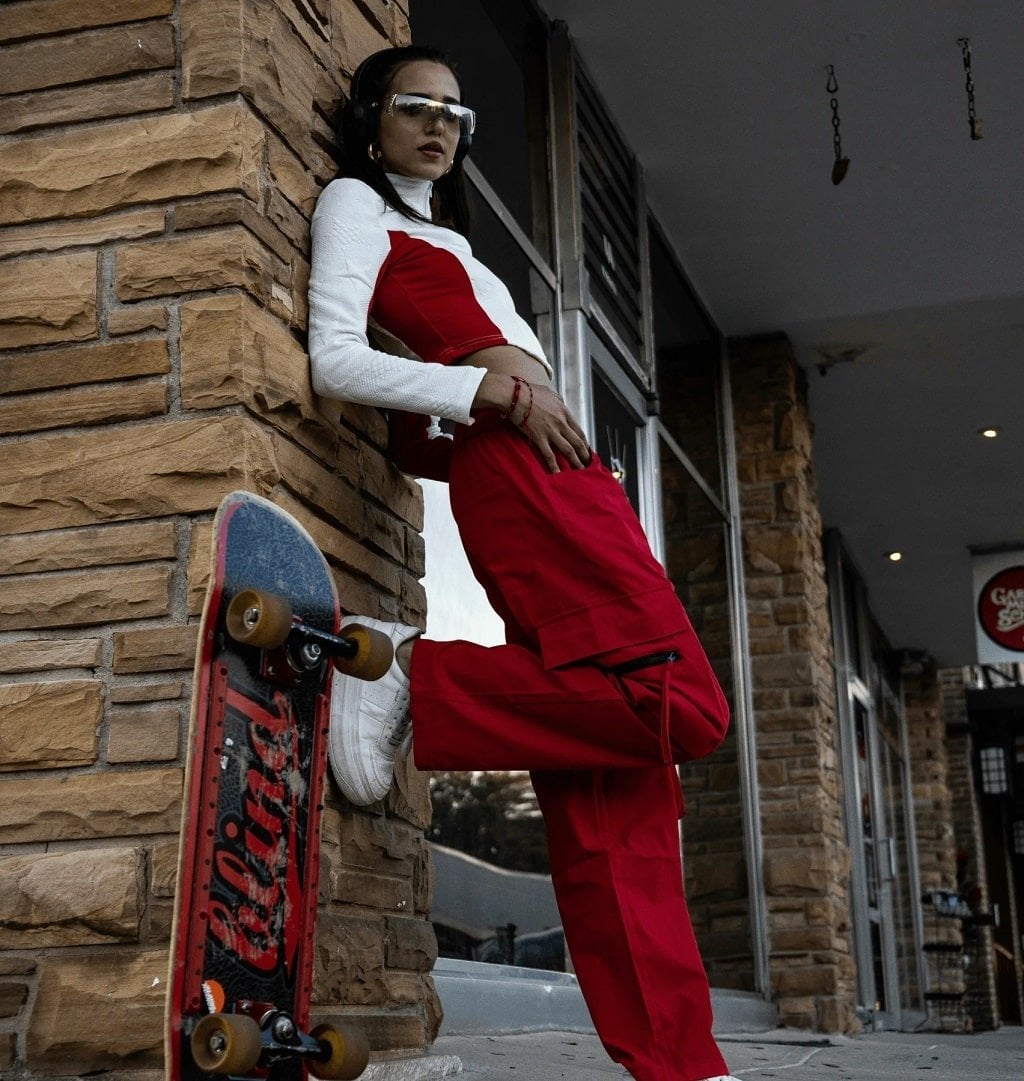 Color-blocked red vest and cargo pants set Color-blocked red vest and cargo pants set — 2000s Outfits