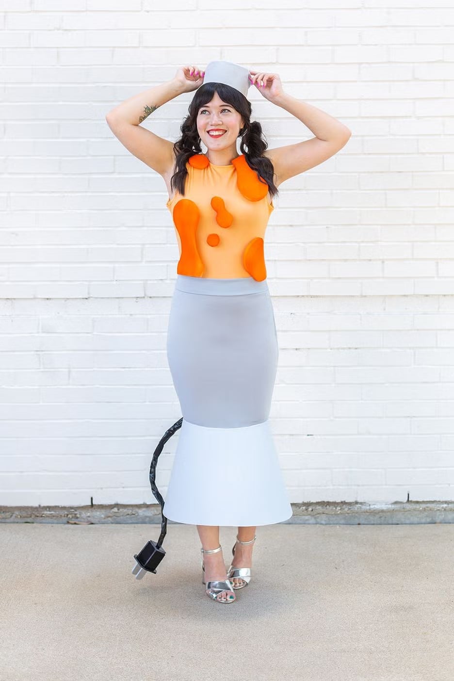 Orange Top With Gray Pencil Skirt And Fishtail Hem Orange Top With Gray Pencil Skirt And Fishtail Hem — 70s Outfits
