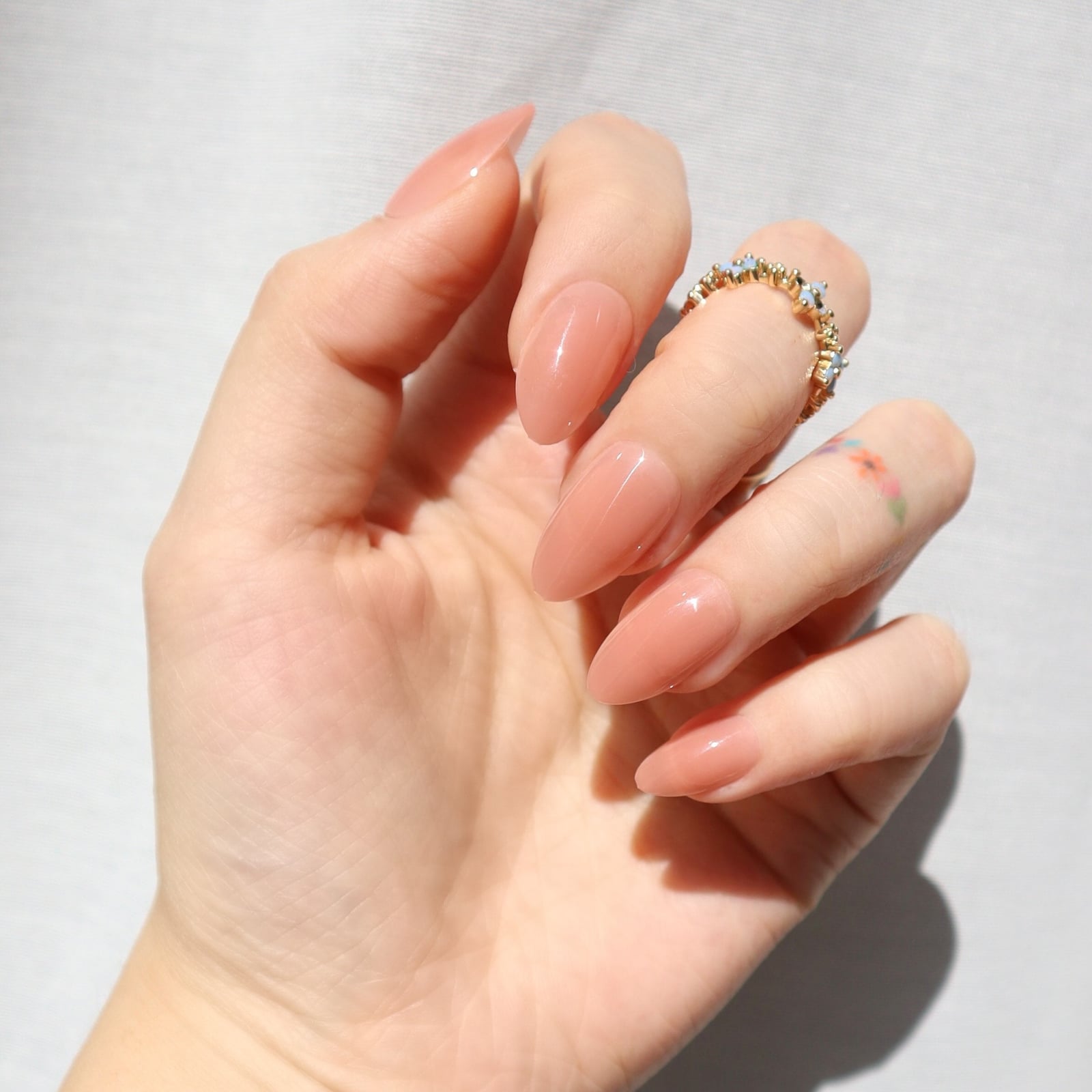 Peachy Nude Glossy Short Almond Peachy Nude Glossy Short Almond — Acrylic Nails Almond