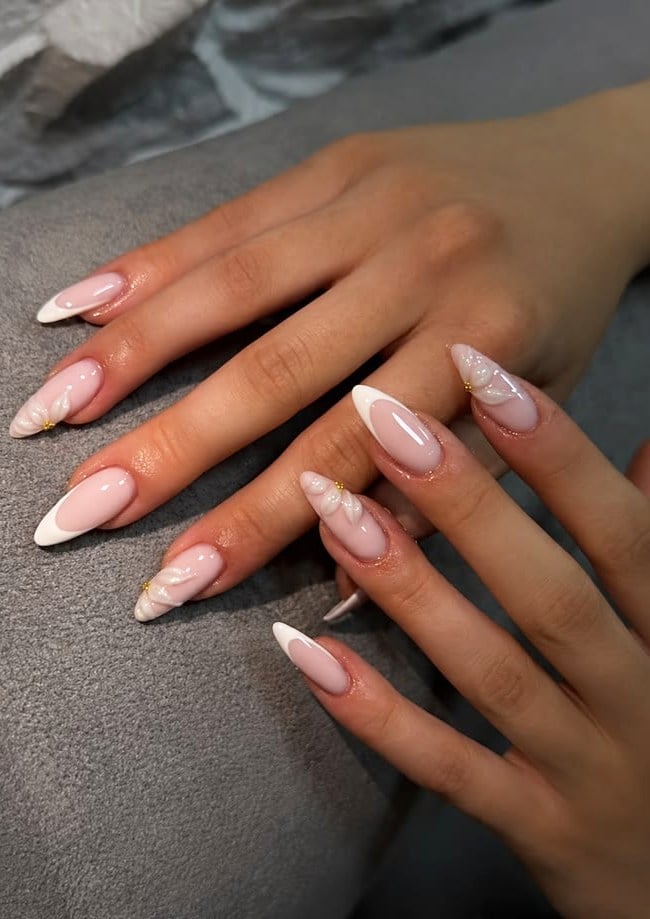 3D Floral White Almond French Accent 3D Floral White Almond French Accent — Almond French Tip Nails