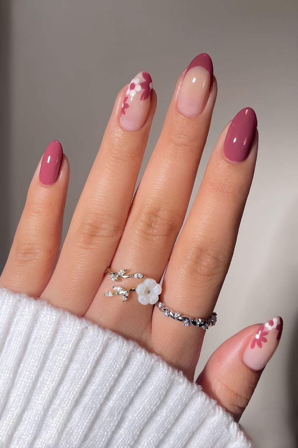 Mauve Medium Almond Nails With Floral Art Mauve Medium Almond Nails With Floral Art