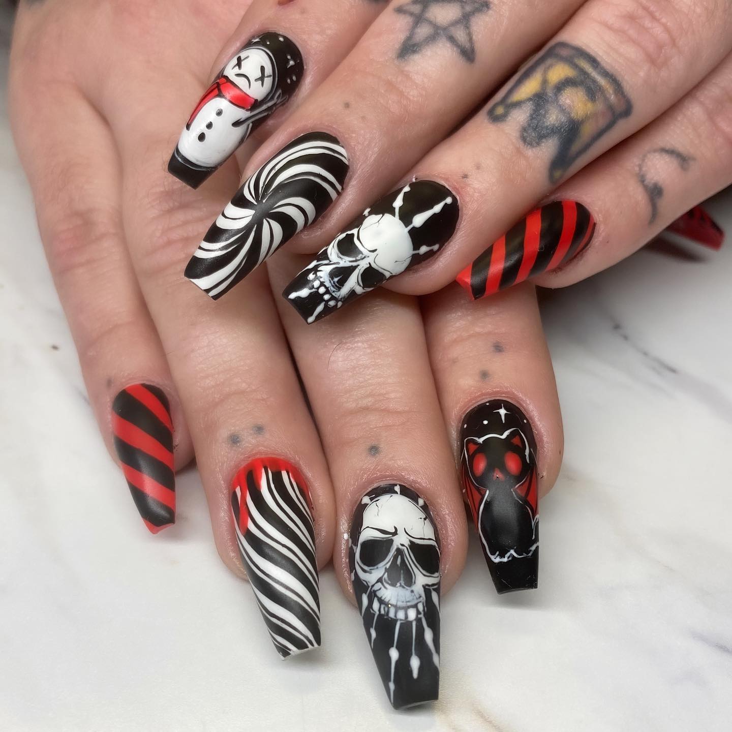 Alt Christmas Skull and Snowman Coffin Nails