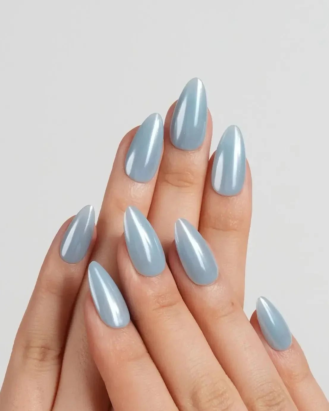 Light Blue Chrome Medium Almond Nails Light Blue Chrome Medium Almond Nails — Baby Blue Nails