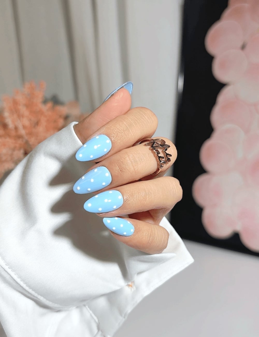 Baby Blue Nails with White Polka Dots Baby Blue Nails with White Polka Dots