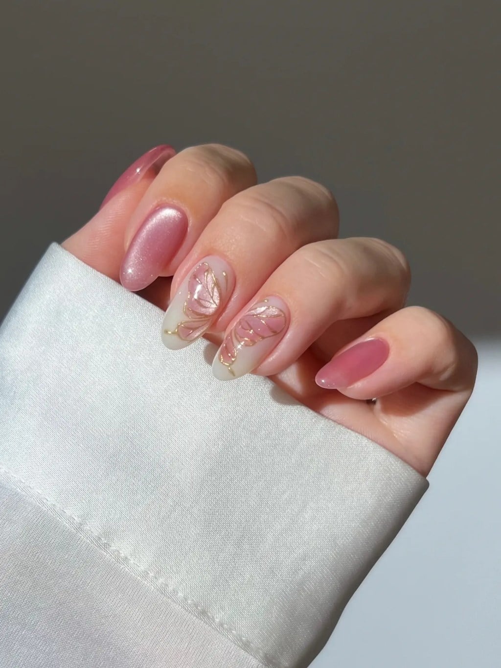 Pink Cat-Eye Medium Almond Nails Pink Cat-Eye Medium Almond Nails — Baby Pink Nails