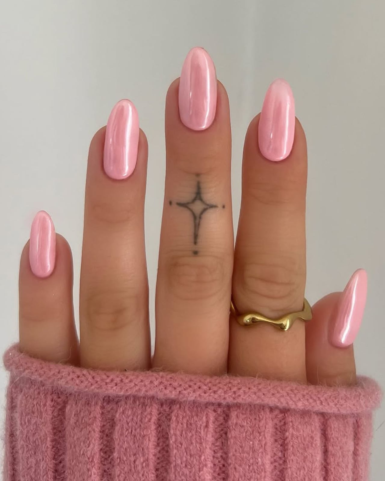 Bright Milky Pink Glossy Short Oval Star Bright Milky Pink Glossy Short Oval Star — Baby Pink Nails