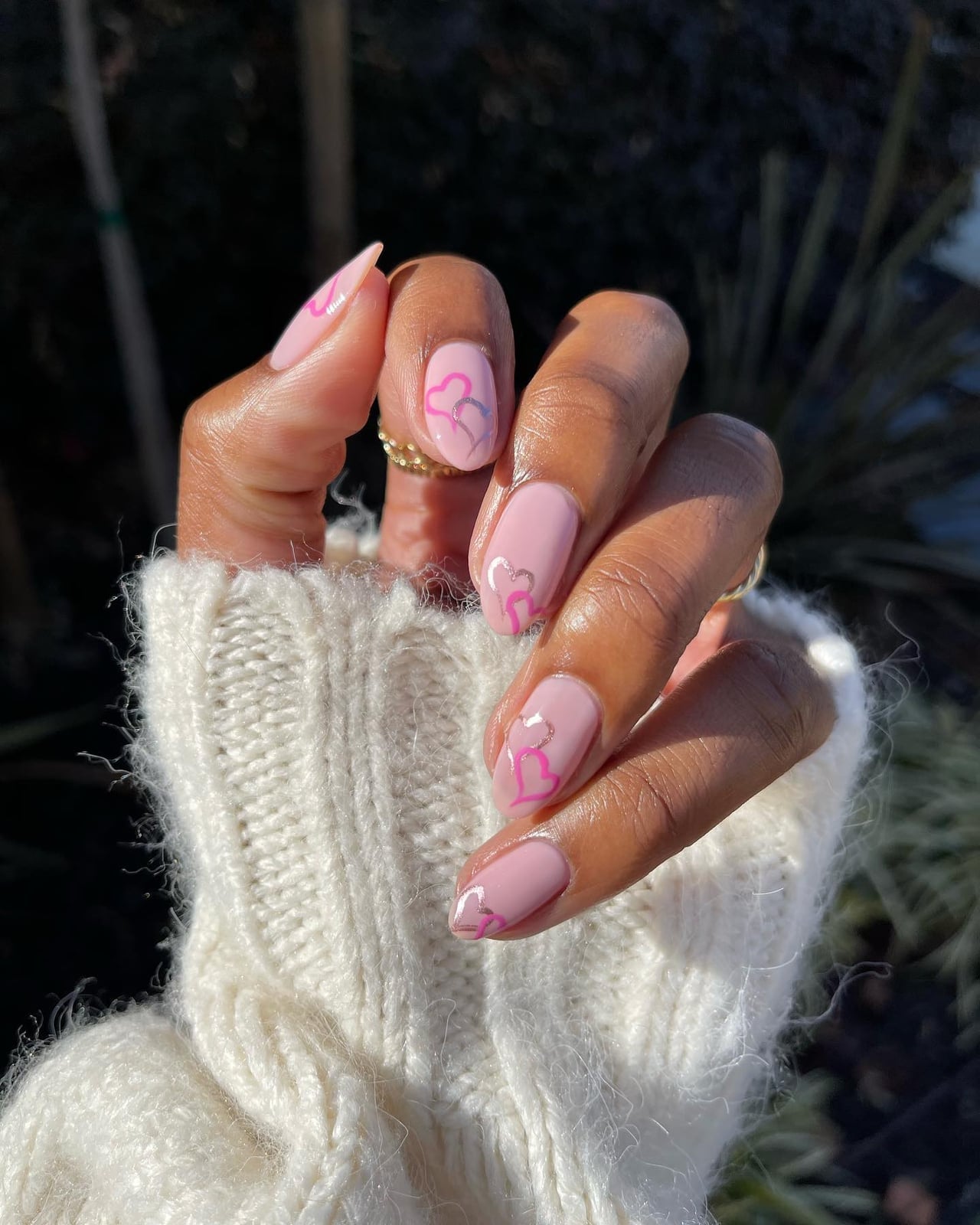 Pale Pink Heart Outline Short Almond Pale Pink Heart Outline Short Almond — Baby Pink Nails