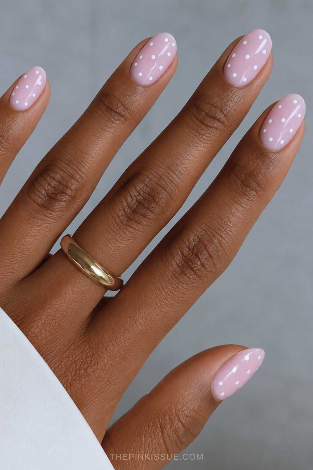 Baby Pink White Dot Medium Oval, нежно-розовый Baby Pink White Dot Medium Oval, нежно-розовый — Baby Pink Nails