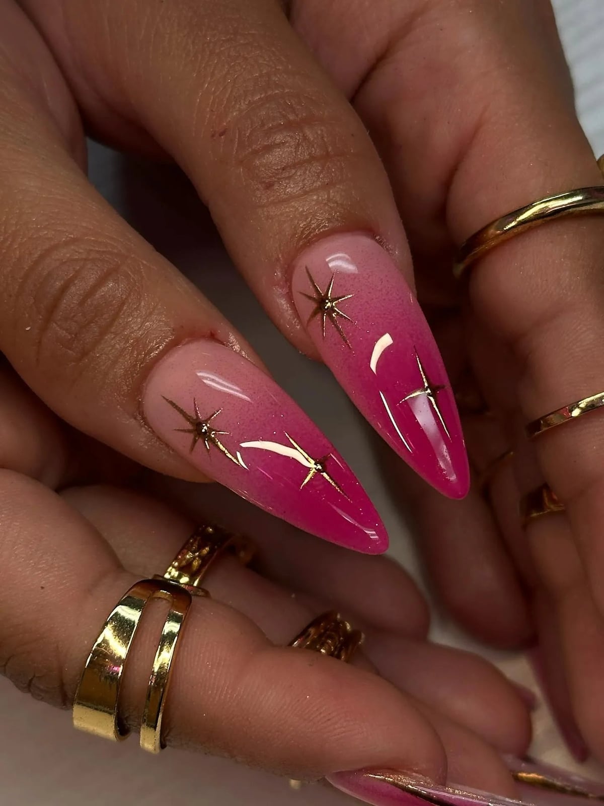 Hot Pink to Light Pink Ombre Chrome Star Stiletto Nails Hot Pink to Light Pink Ombre Chrome Star Stiletto Nails — Baddie Nails