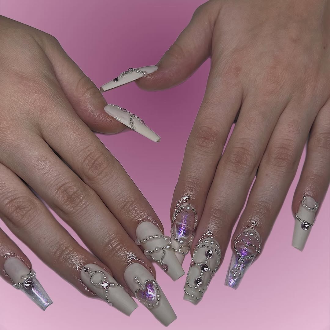 Long Coffin Nails with Silver Glitter, Off-White Base Long Coffin Nails with Silver Glitter, Off-White Base — Baddie Nails