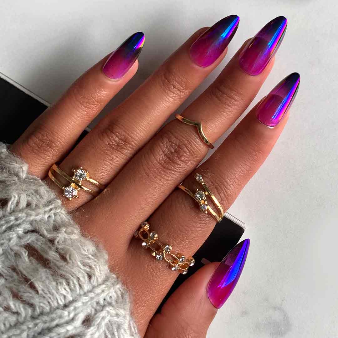 Iridescent Pink to Blue Chrome Gradient Almond Nails Iridescent Pink to Blue Chrome Gradient Almond Nails — Baddie Nails