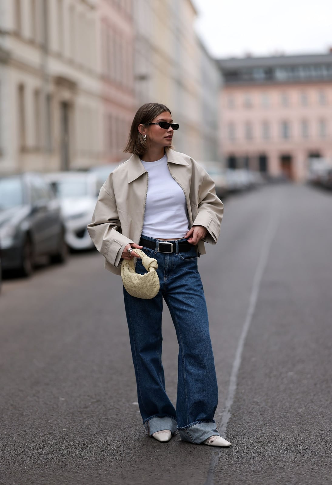 Cuffed baggy jeans with a cropped jacket Cuffed baggy jeans with a cropped jacket — Baggy Jeans Outfits