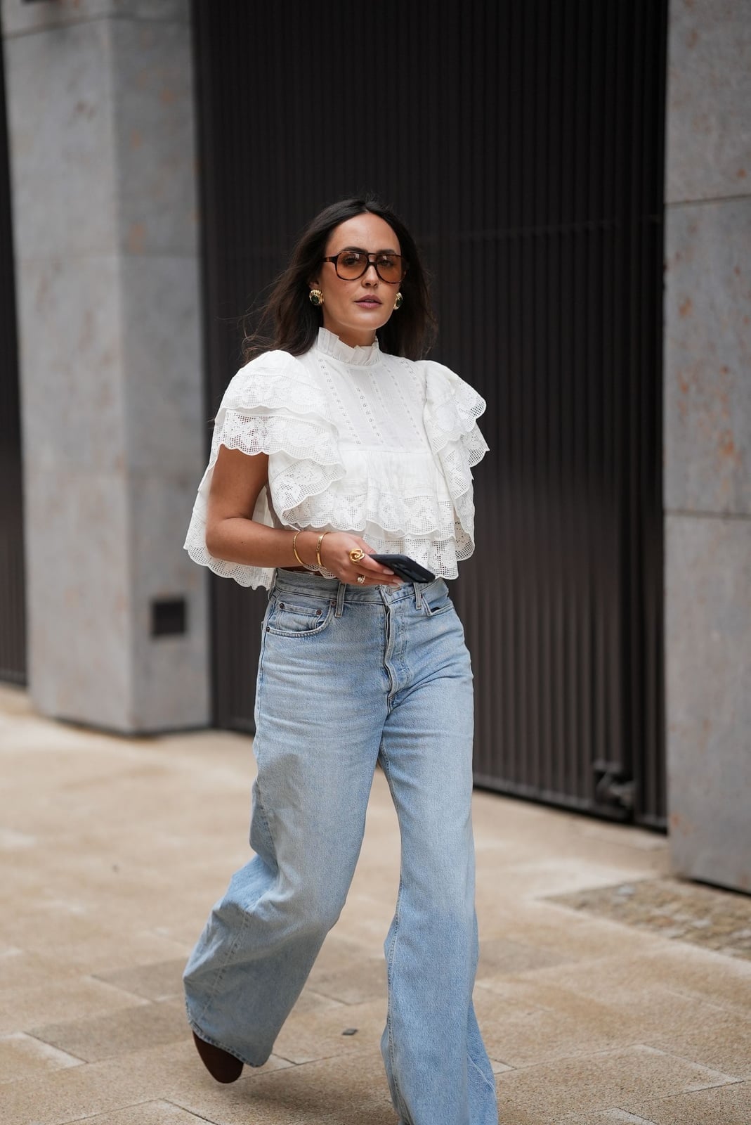 Oversized light blue jeans with a lace top Oversized light blue jeans with a lace top — Baggy Jeans Outfits
