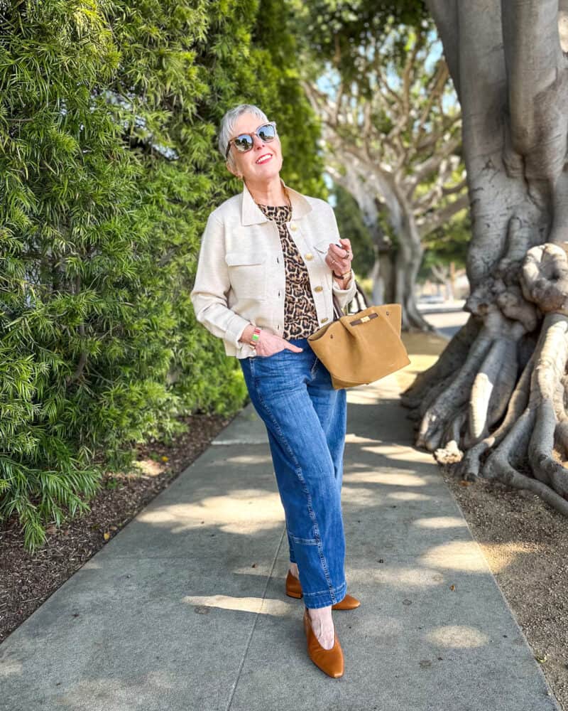 Cream Jacket With Leopard Top And Barrel Jeans Cream Jacket With Leopard Top And Barrel Jeans — Barrel Jeans Outfits