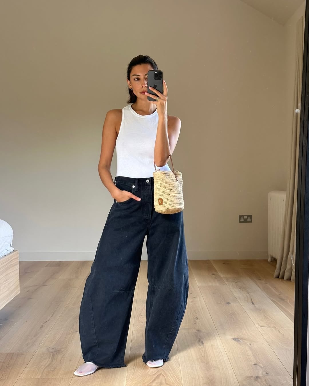 White Tank And Barrel Jeans With Straw Bag White Tank And Barrel Jeans With Straw Bag — Barrel Jeans Outfits