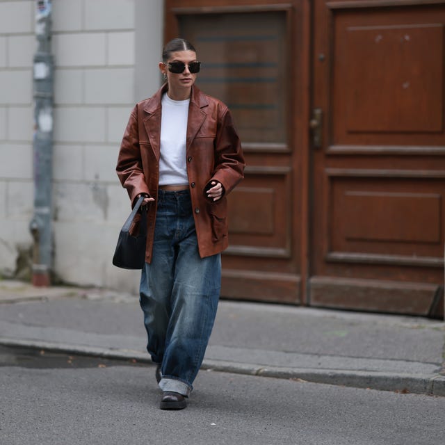 Brown Leather Blazer With Relaxed Barrel Jeans Brown Leather Blazer With Relaxed Barrel Jeans — Barrel Jeans Outfits
