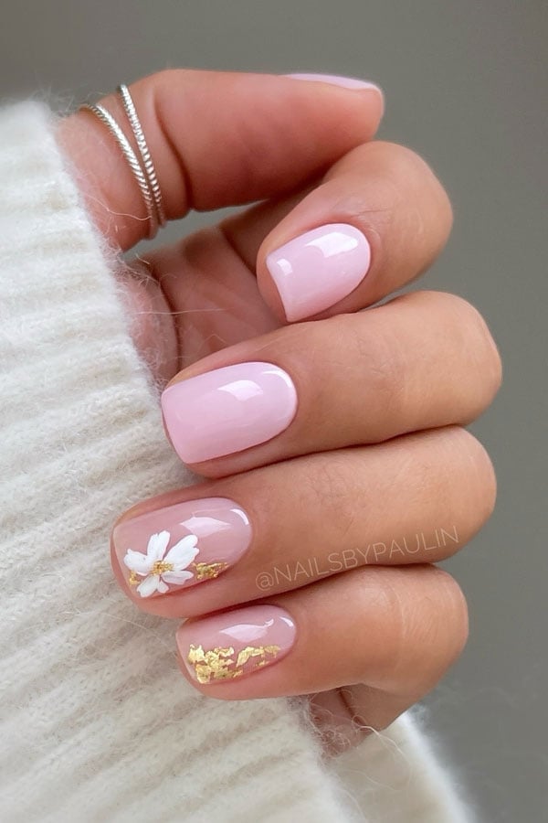 Short Oval Light Pink With White Flower Short Oval Light Pink With White Flower — Basic Nails