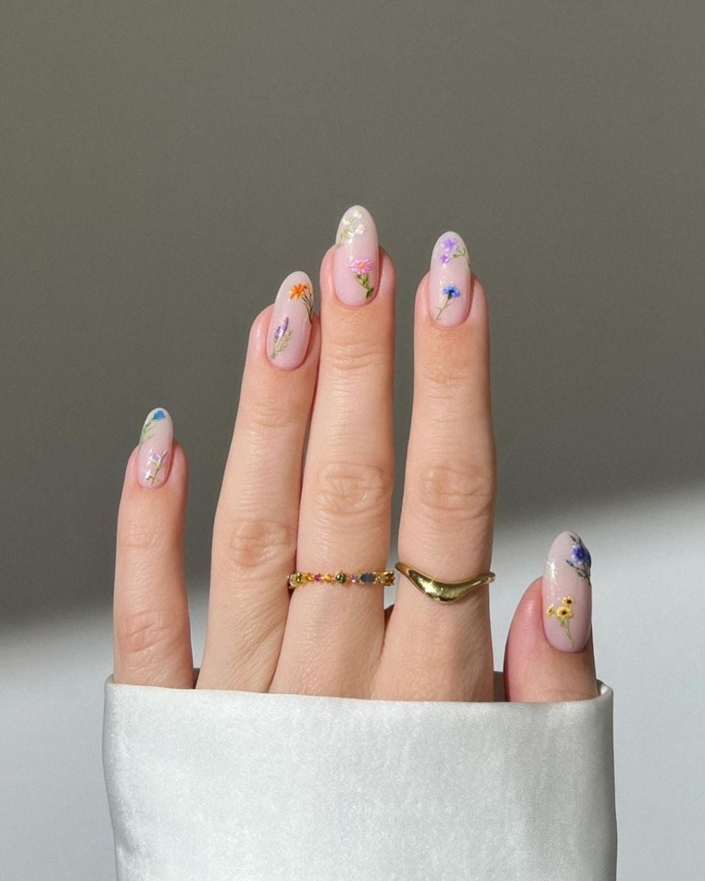 Medium Almond Milky White Chrome Nails Medium Almond Milky White Chrome Nails — Basic Nails