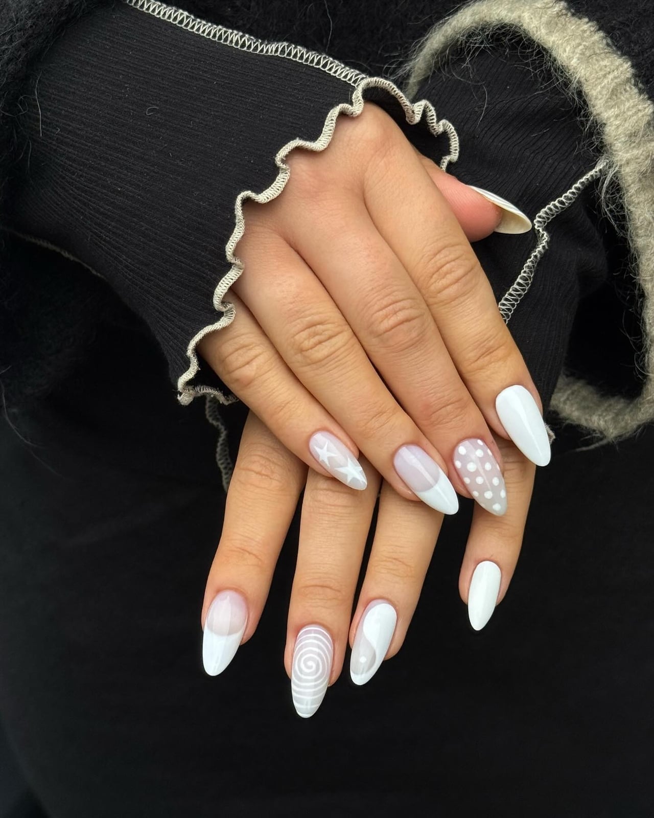 Medium Almond Nude With White Patterns Medium Almond Nude With White Patterns — Basic Nails