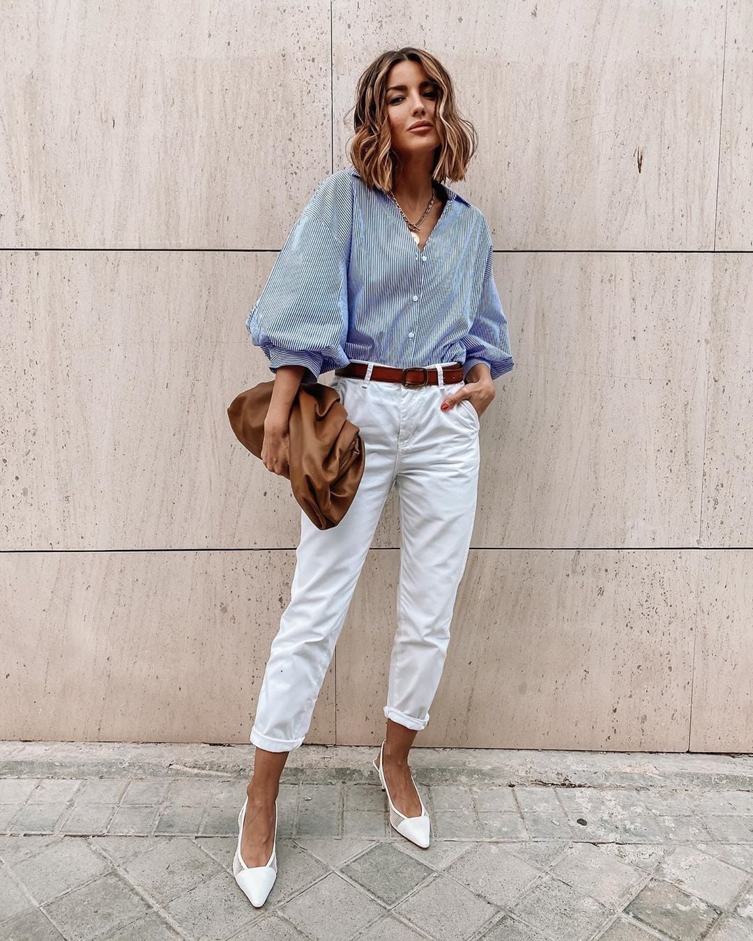 Striped puff-sleeve shirt with white trousers Striped puff-sleeve shirt with white trousers — Basic Outfits