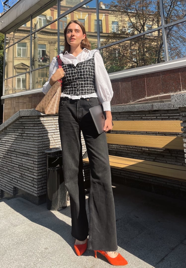 Tweed vest over white shirt with black wide-leg jeans Tweed vest over white shirt with black wide-leg jeans — Basic Outfits