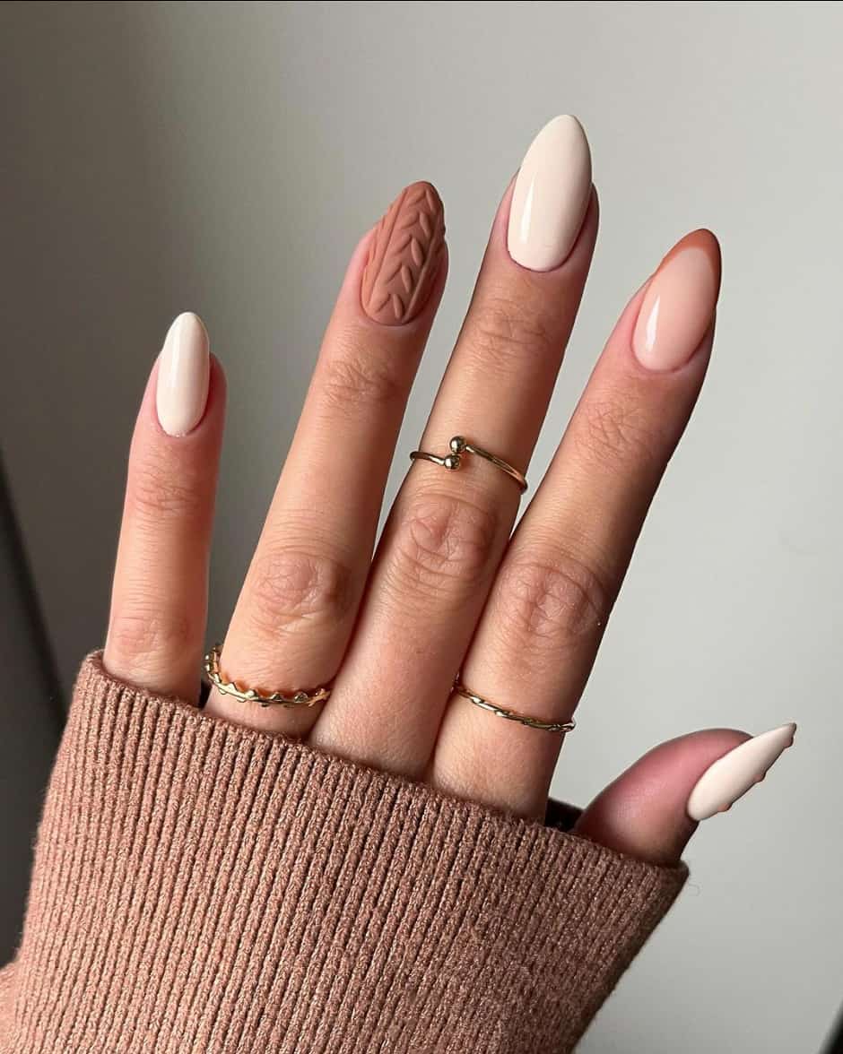 Glossy and Matte Beige Knit Pattern Medium Almond Nails Glossy and Matte Beige Knit Pattern Medium Almond Nails — Beige Nails