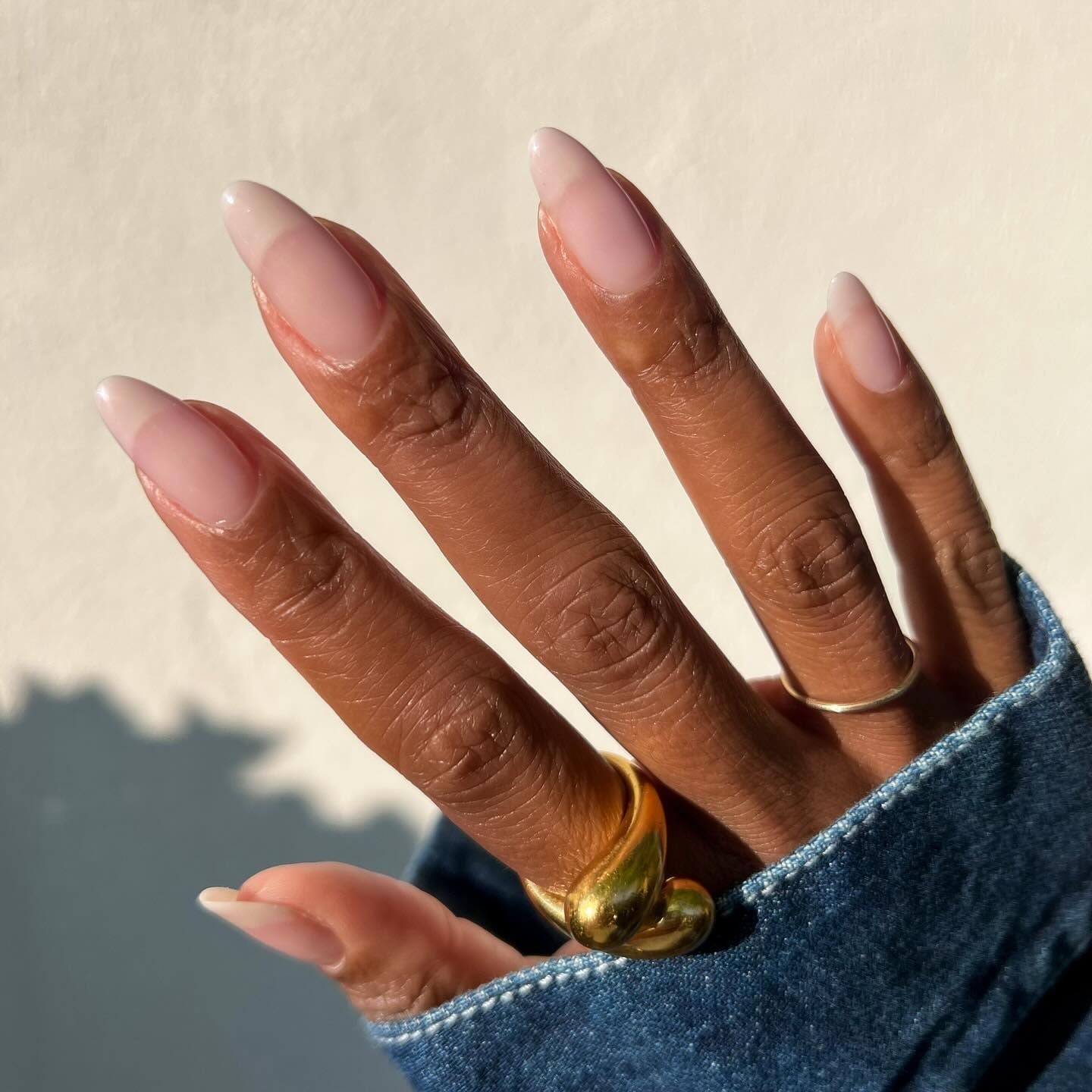 Sheer Milky Pink Base Hairline White French Short Almond Nails Sheer Milky Pink Base Hairline White French Short Almond Nails — Beige Nails