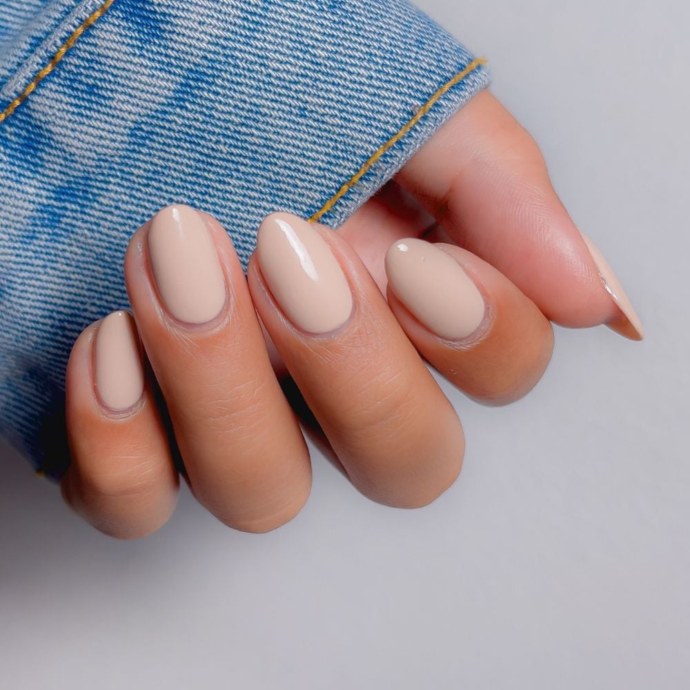 Glossy Light Beige Neutral Undertone Short Almond Nails Glossy Light Beige Neutral Undertone Short Almond Nails — Beige Nails
