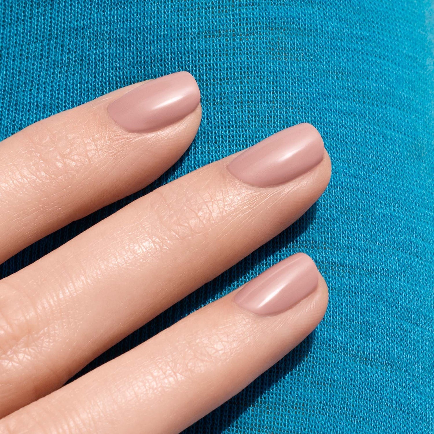 Glossy Pinkish Beige Short Oval Nails Glossy Pinkish Beige Short Oval Nails — Beige Nails