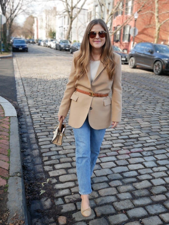 Brown Cinch Belt With Camel Blazer and Jeans Brown Cinch Belt With Camel Blazer and Jeans — Belt Outfits